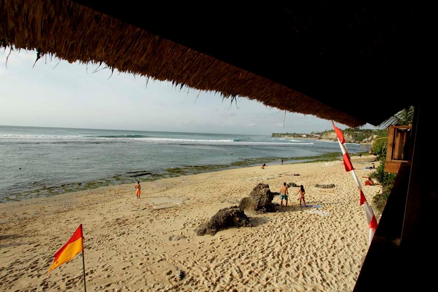 bingin beach