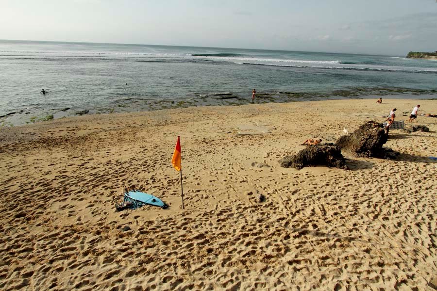 bingin beach