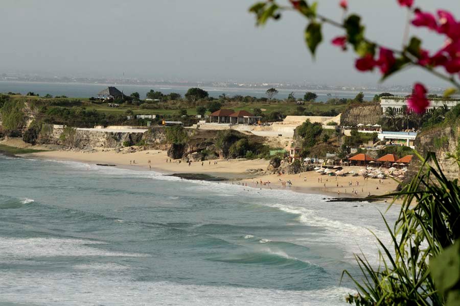 bingin beach